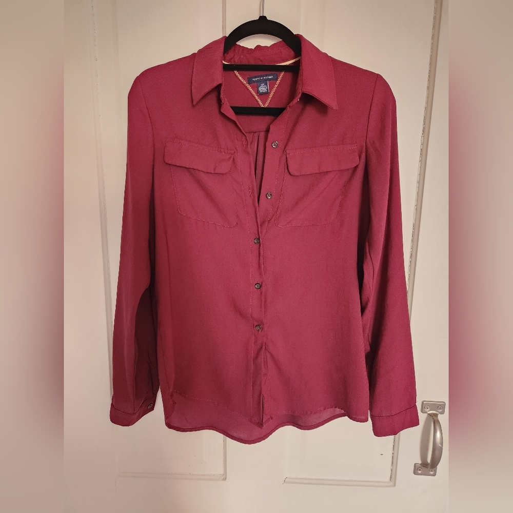 3/$25!! Tommy Hilfiger mulberry button down size small